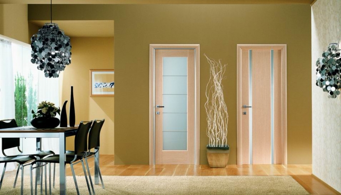 Критериями для классификации дверных заполнений могут быть: место расположения, материал, количество полотен, функциональное назначение, тип заполнения полотна и многое другое.